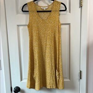 Apricot Micro Floral Print Yellow Sleeveless Flowy Dress w/ Pockets - Size 4